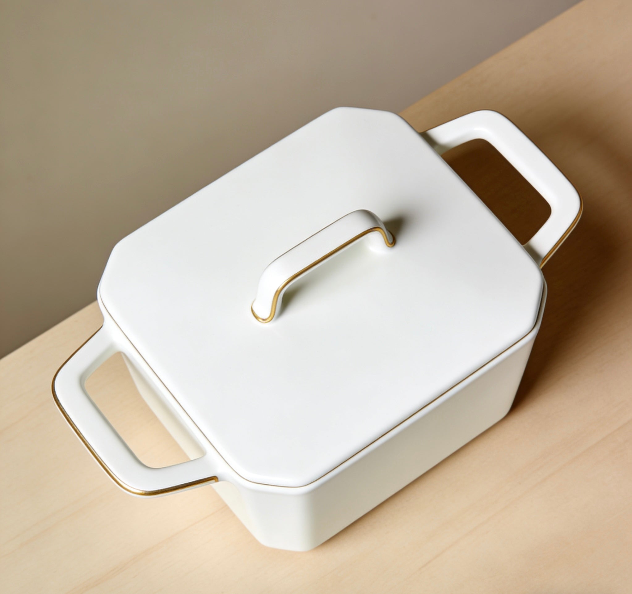 Minimalist Square Sauté Pan With Polished Gold Handles For Modern Kitchens & Versatile Cooking Performance